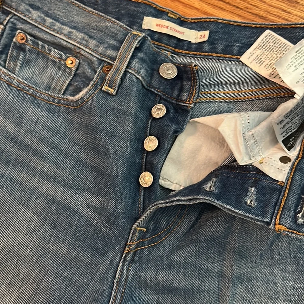 Levi's Women's Straight Leg Jeans in Blue - Picture 10 of 13